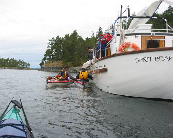 _Disembarking from kayak