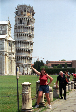 _Danielle saving the Pisa Tower