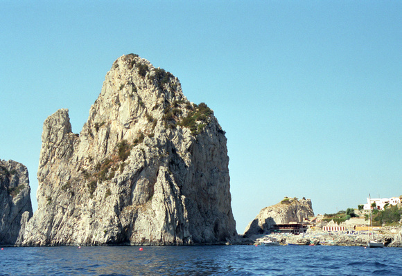 _Capri outcropping and resort